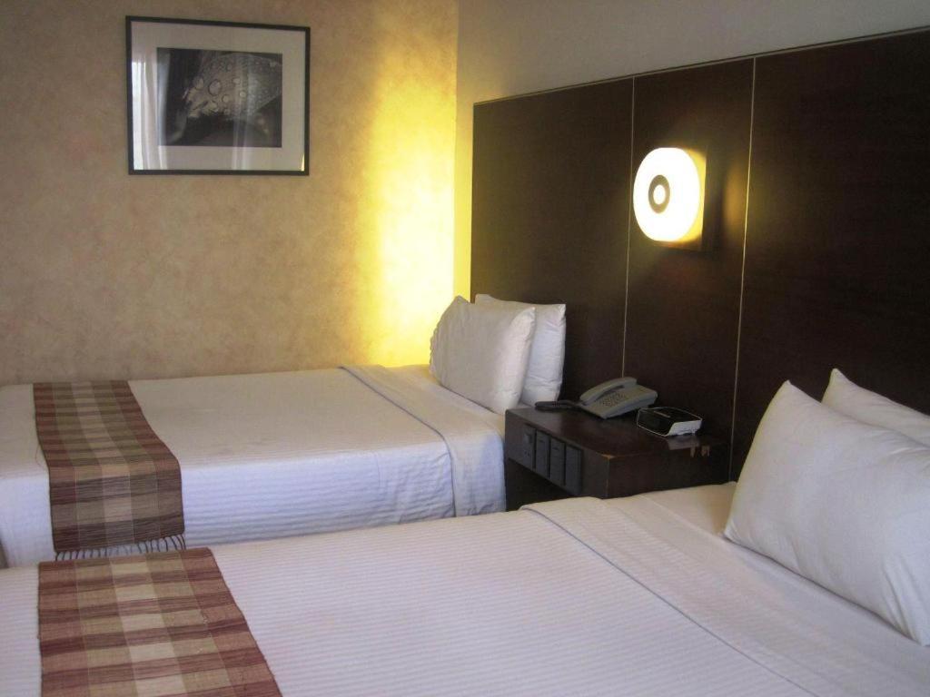 Casablanca Suites Legazpi City Exteriör bild