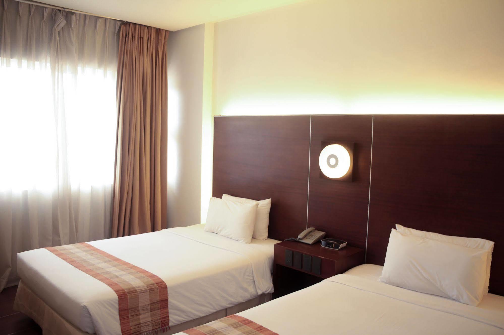 Casablanca Suites Legazpi City Exteriör bild