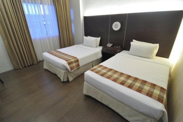 Casablanca Suites Legazpi City Exteriör bild