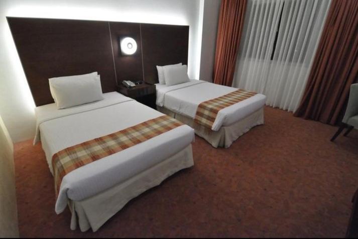 Casablanca Suites Legazpi City Exteriör bild