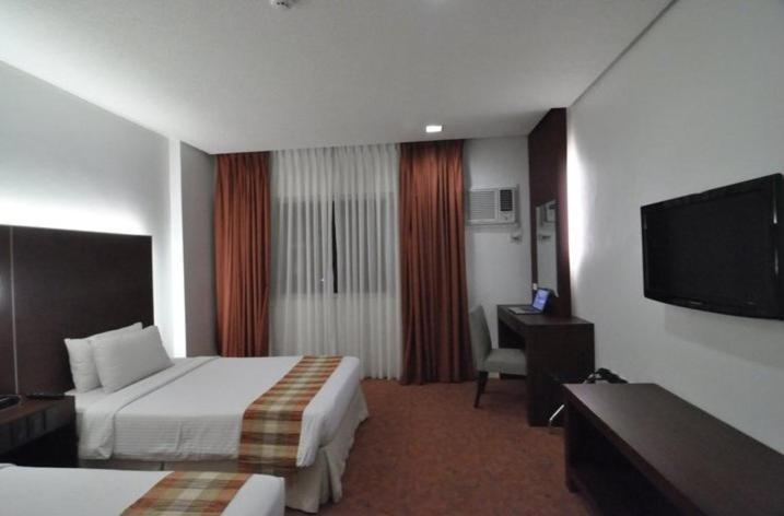 Casablanca Suites Legazpi City Exteriör bild